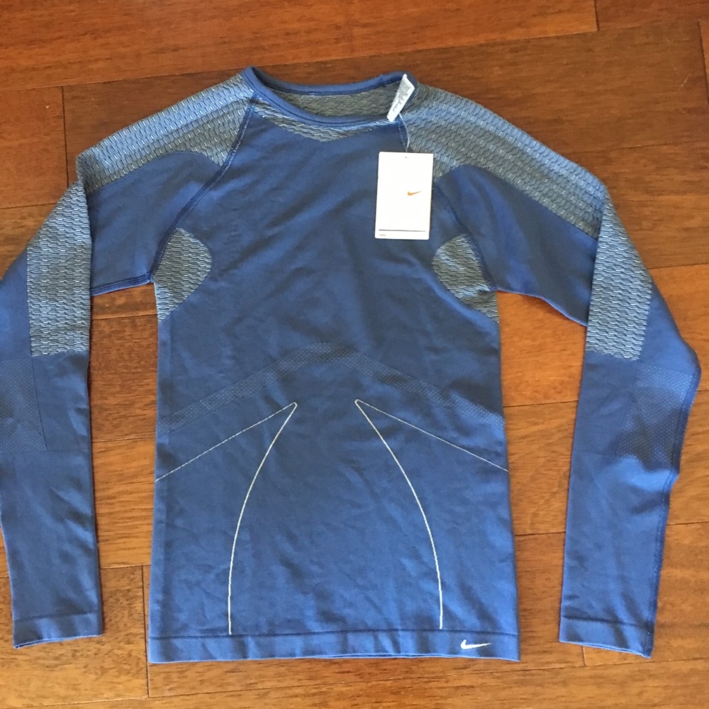 *NWT* Nike shirt